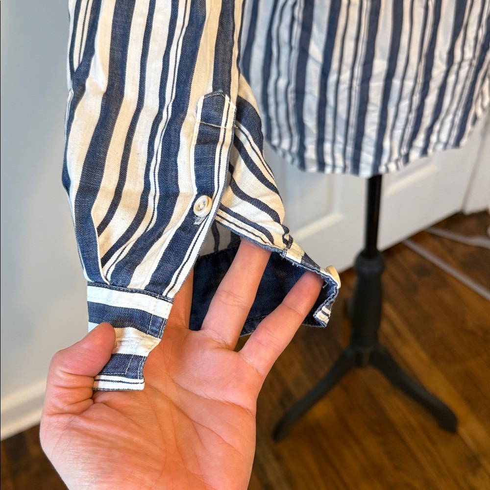 Tommy Bahama Blue White Striped Roll Tab Sleeve Shirt Women XS Casual Top - Picture 10 of 13